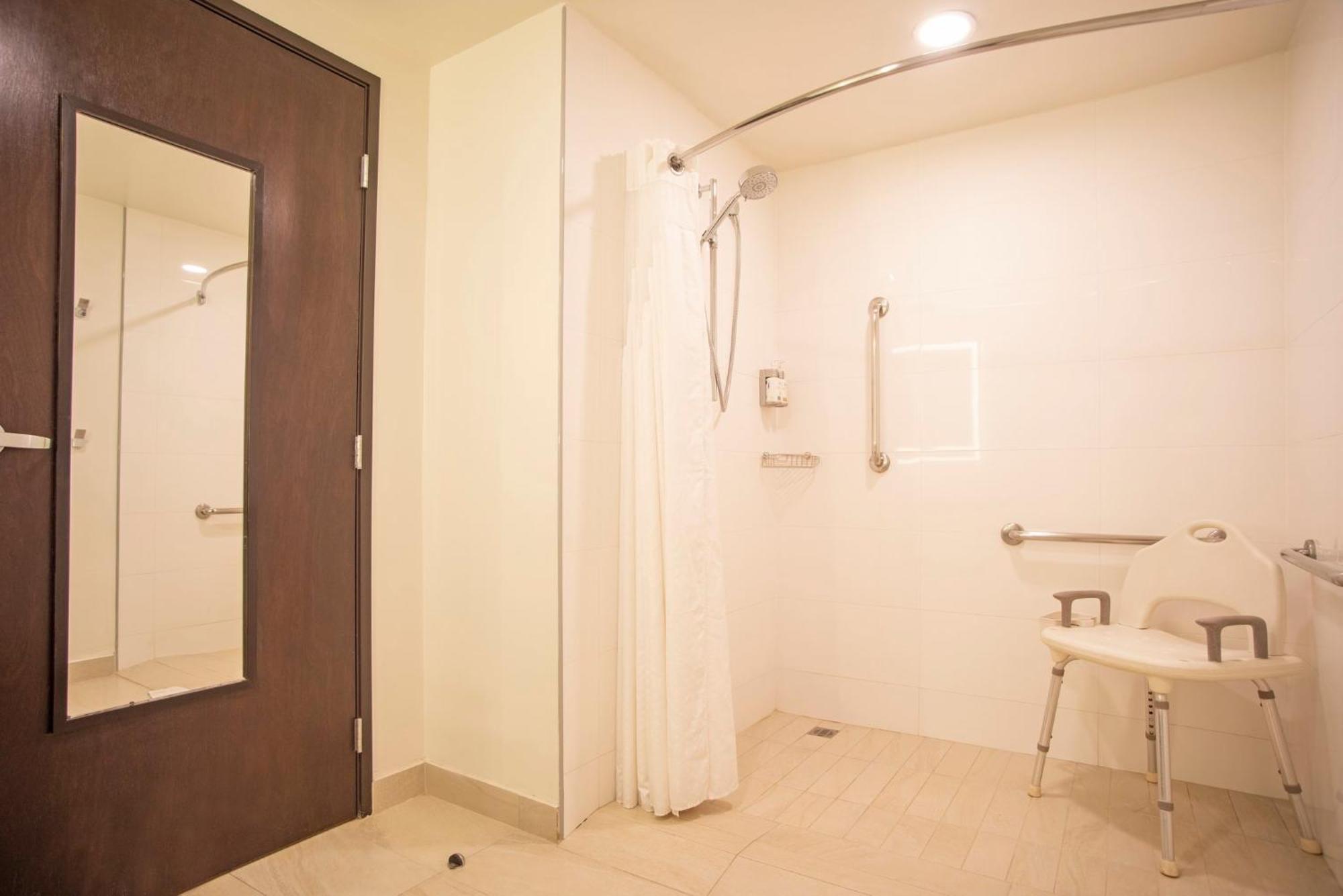 Holiday Inn Express Guadalajara Iteso By Ihg Zapopan Eksteriør billede