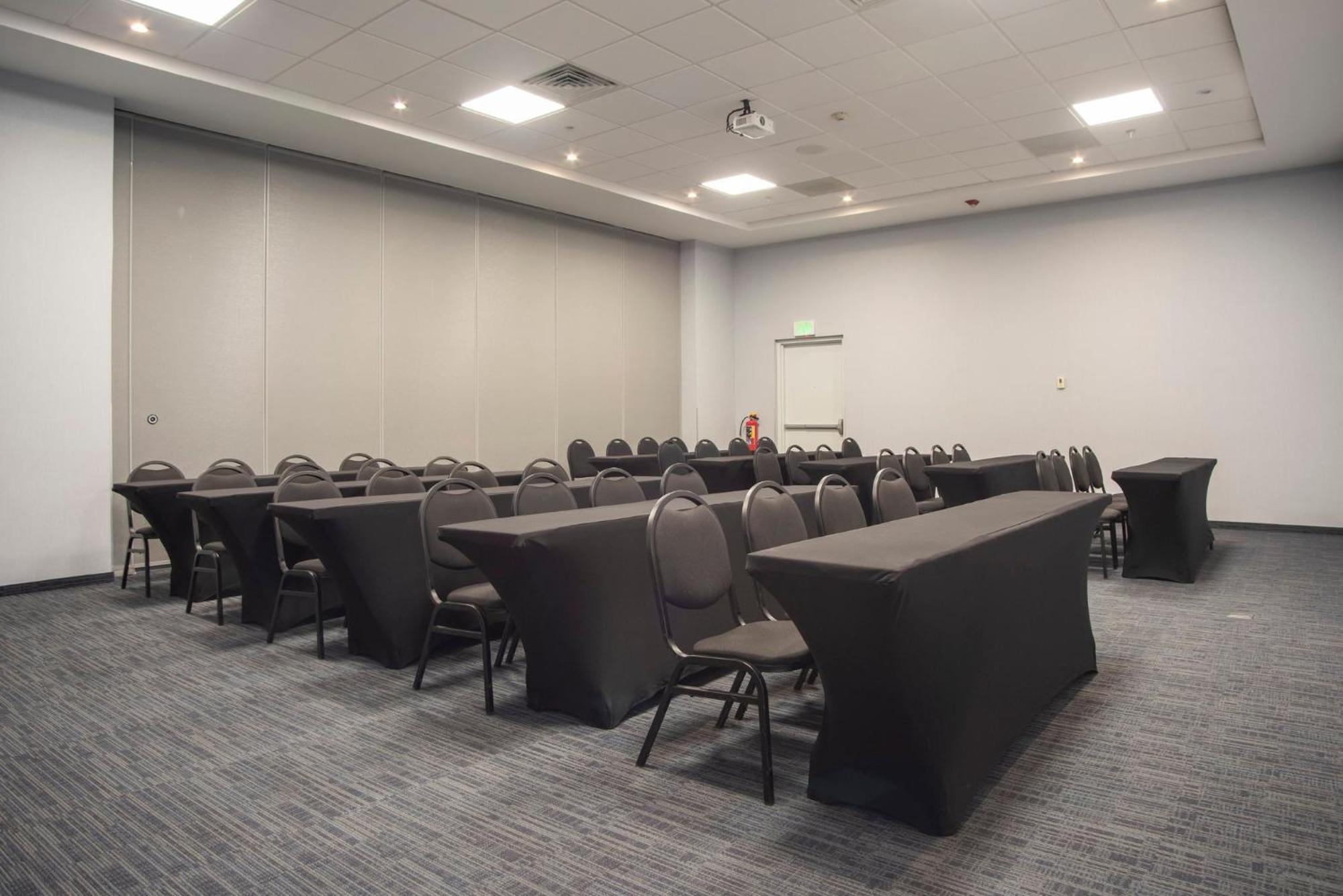 Holiday Inn Express Guadalajara Iteso By Ihg Zapopan Eksteriør billede