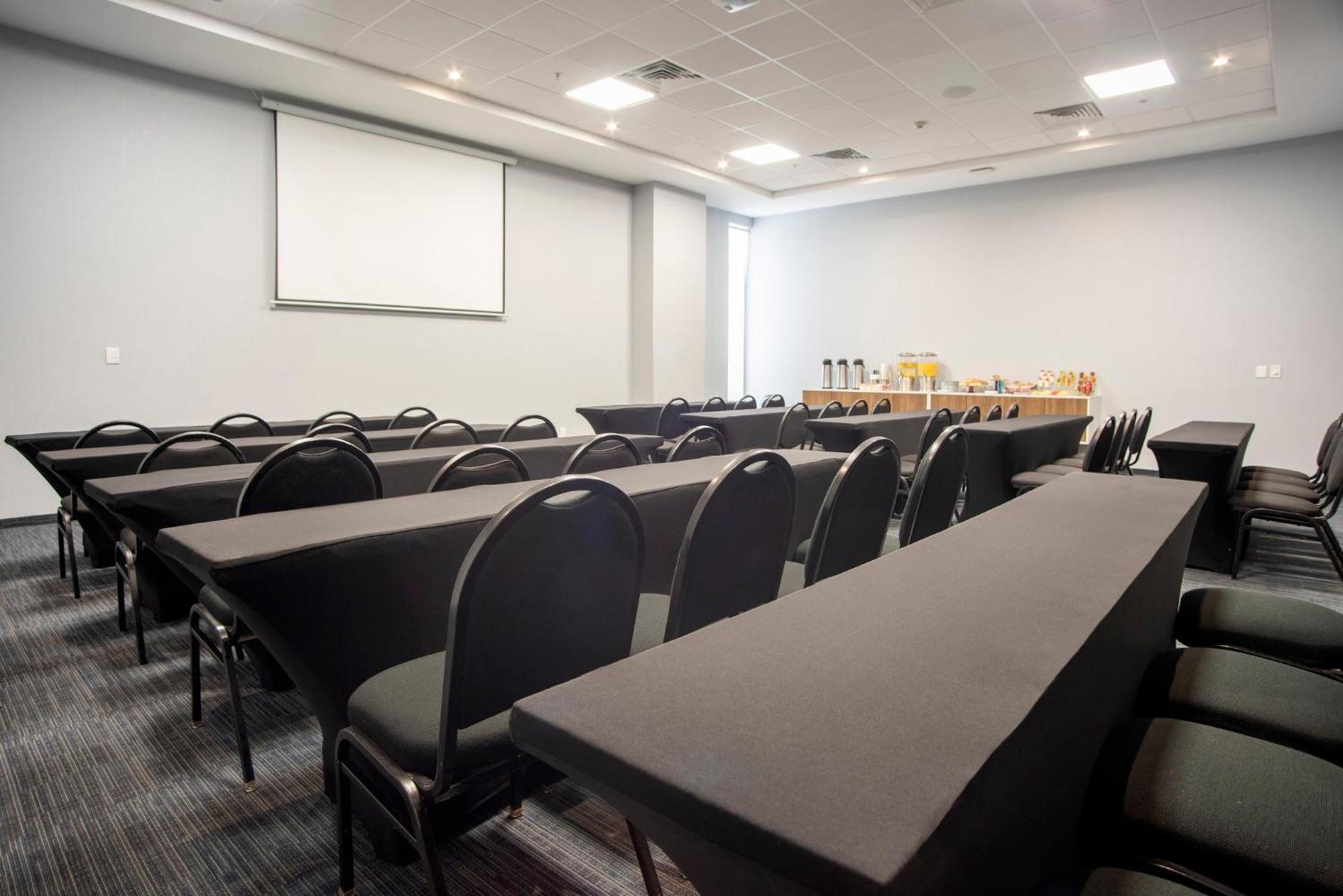Holiday Inn Express Guadalajara Iteso By Ihg Zapopan Eksteriør billede